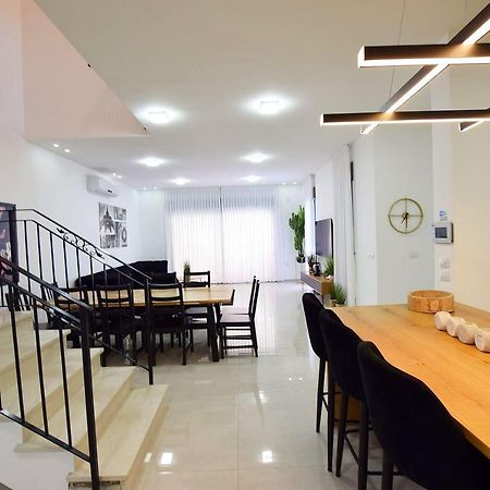 אמה וילה ריזורט Villa Hadera Bagian luar foto