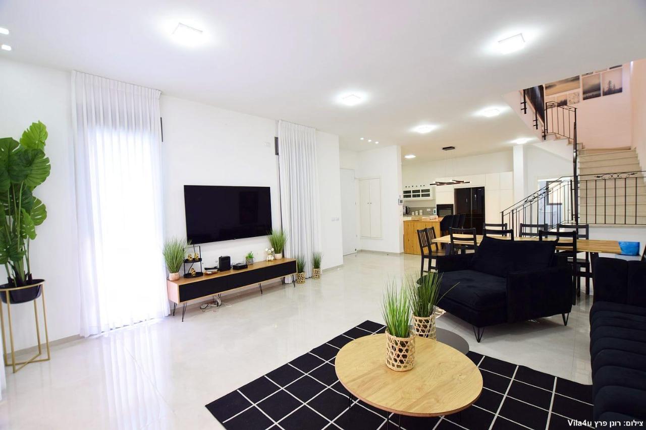 אמה וילה ריזורט Villa Hadera Bagian luar foto